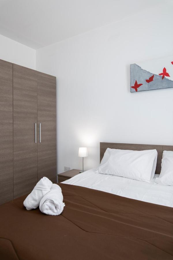 Saint Julian's Sea View Apartment 2 Bedrooms 2 Bathrooms, 2 Minutes Away From The Sea מראה חיצוני תמונה