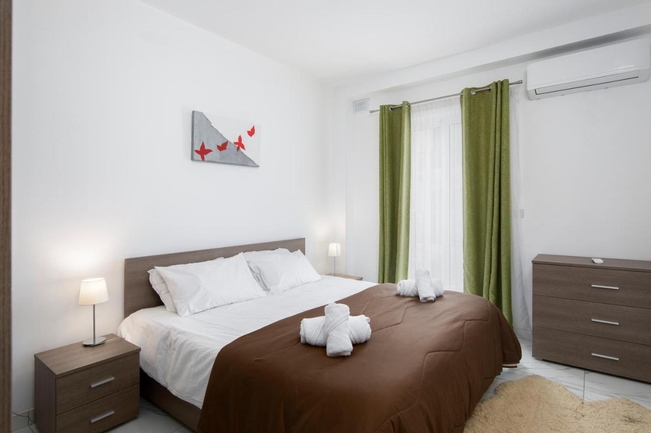 Saint Julian's Sea View Apartment 2 Bedrooms 2 Bathrooms, 2 Minutes Away From The Sea מראה חיצוני תמונה