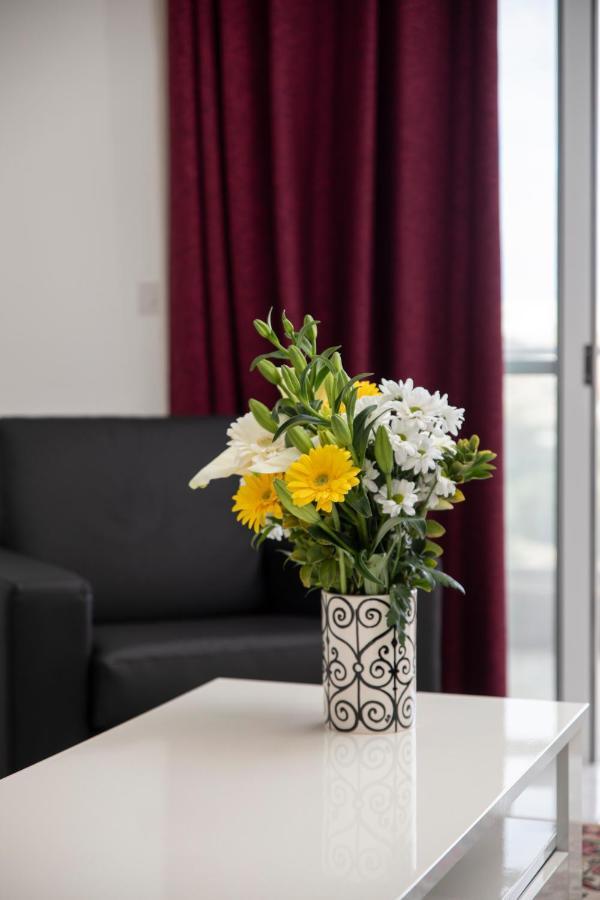 Saint Julian's Sea View Apartment 2 Bedrooms 2 Bathrooms, 2 Minutes Away From The Sea מראה חיצוני תמונה