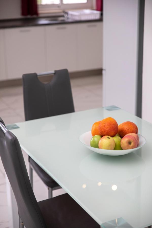 Saint Julian's Sea View Apartment 2 Bedrooms 2 Bathrooms, 2 Minutes Away From The Sea מראה חיצוני תמונה
