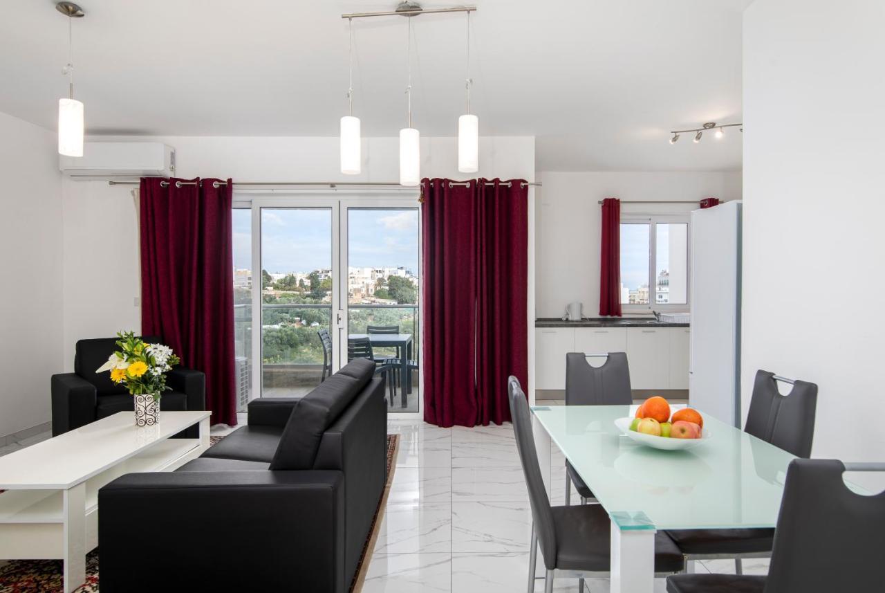 Saint Julian's Sea View Apartment 2 Bedrooms 2 Bathrooms, 2 Minutes Away From The Sea מראה חיצוני תמונה