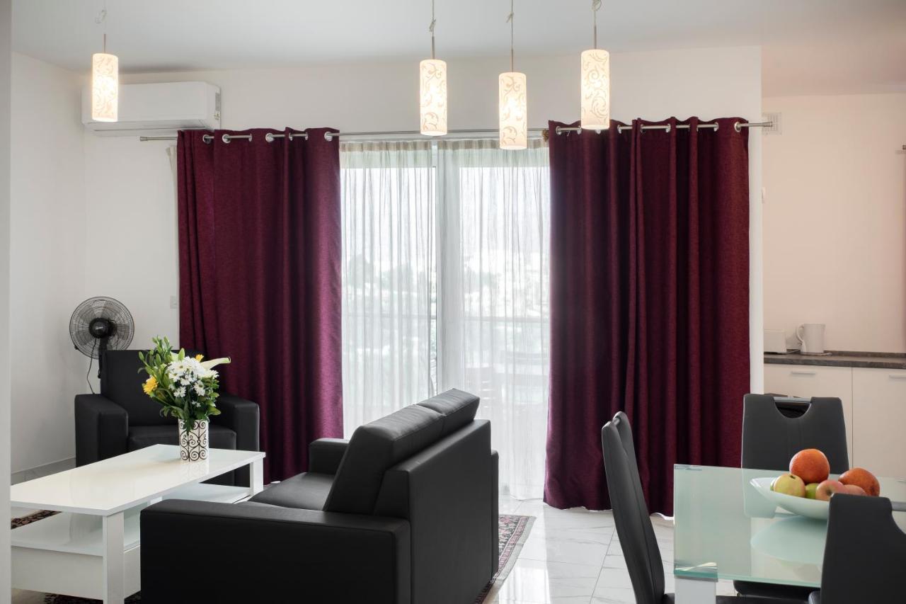 Saint Julian's Sea View Apartment 2 Bedrooms 2 Bathrooms, 2 Minutes Away From The Sea מראה חיצוני תמונה